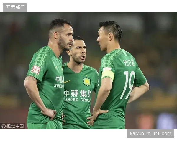 阿拉巴的恢复进程决定奥地利防线稳固度，朗尼克需准备至少两套中卫组合方案应对密集赛程。